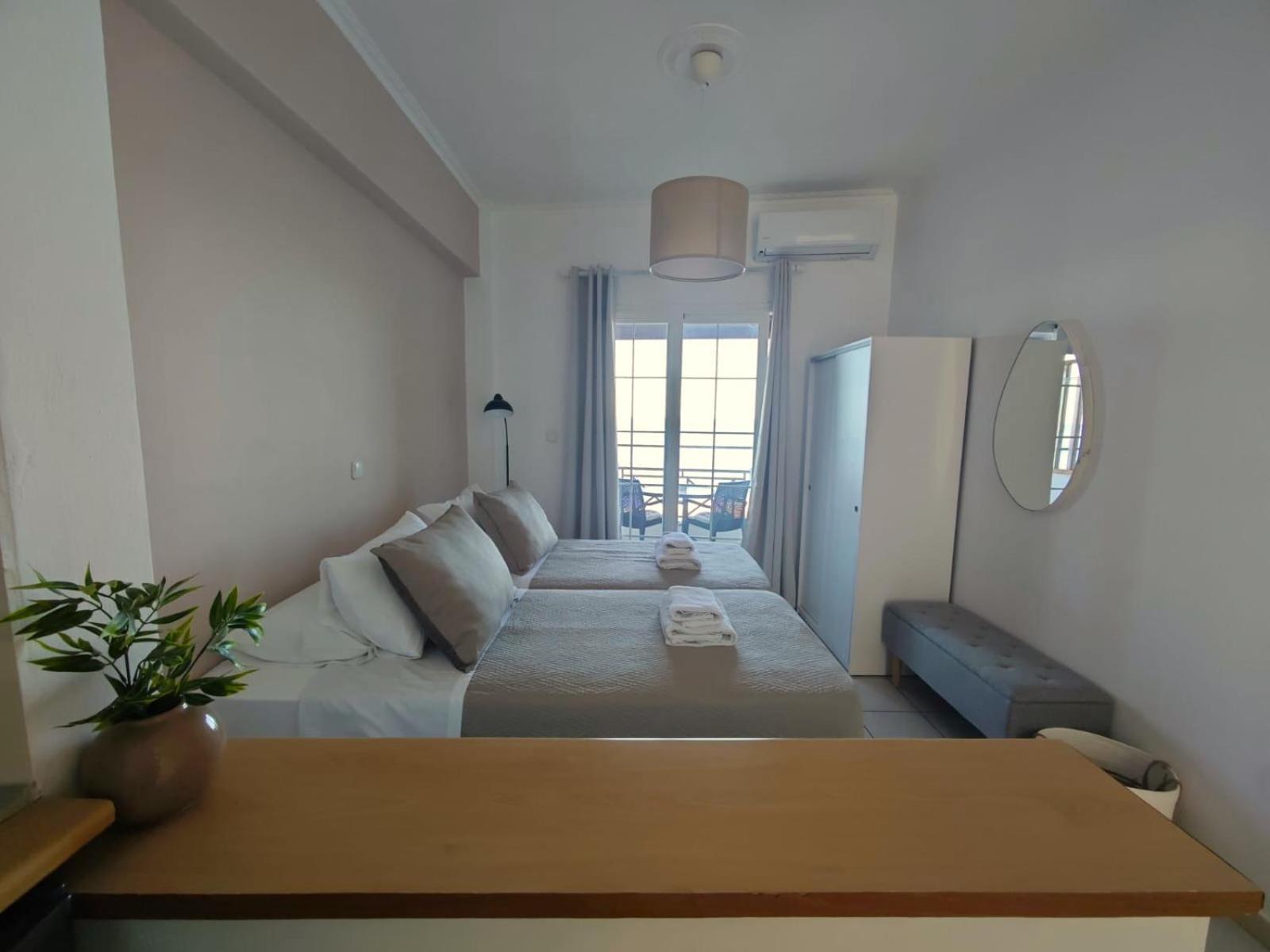 Nereides Apartments アギオス・ゴルディオス エクステリア 写真